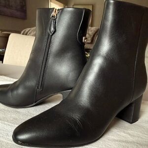 AEROSOLES Black Ankle Boots